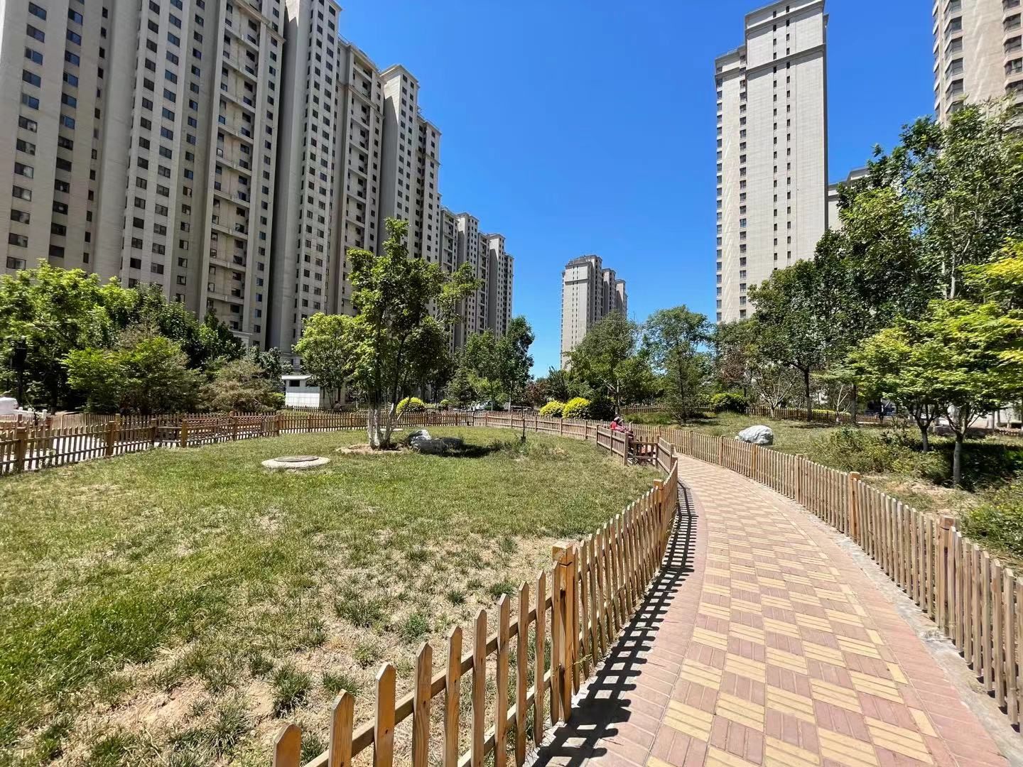 万泉盛景园 environment