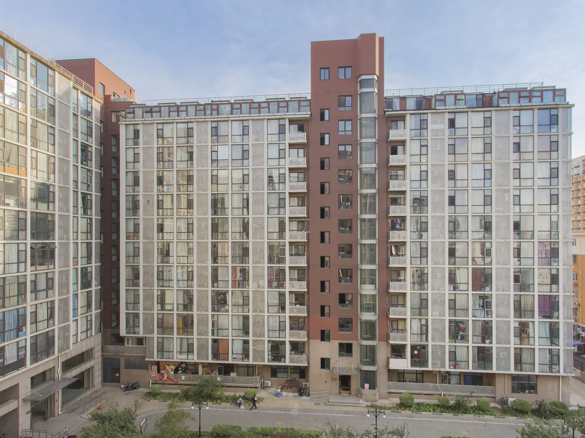 五月华庭 environment