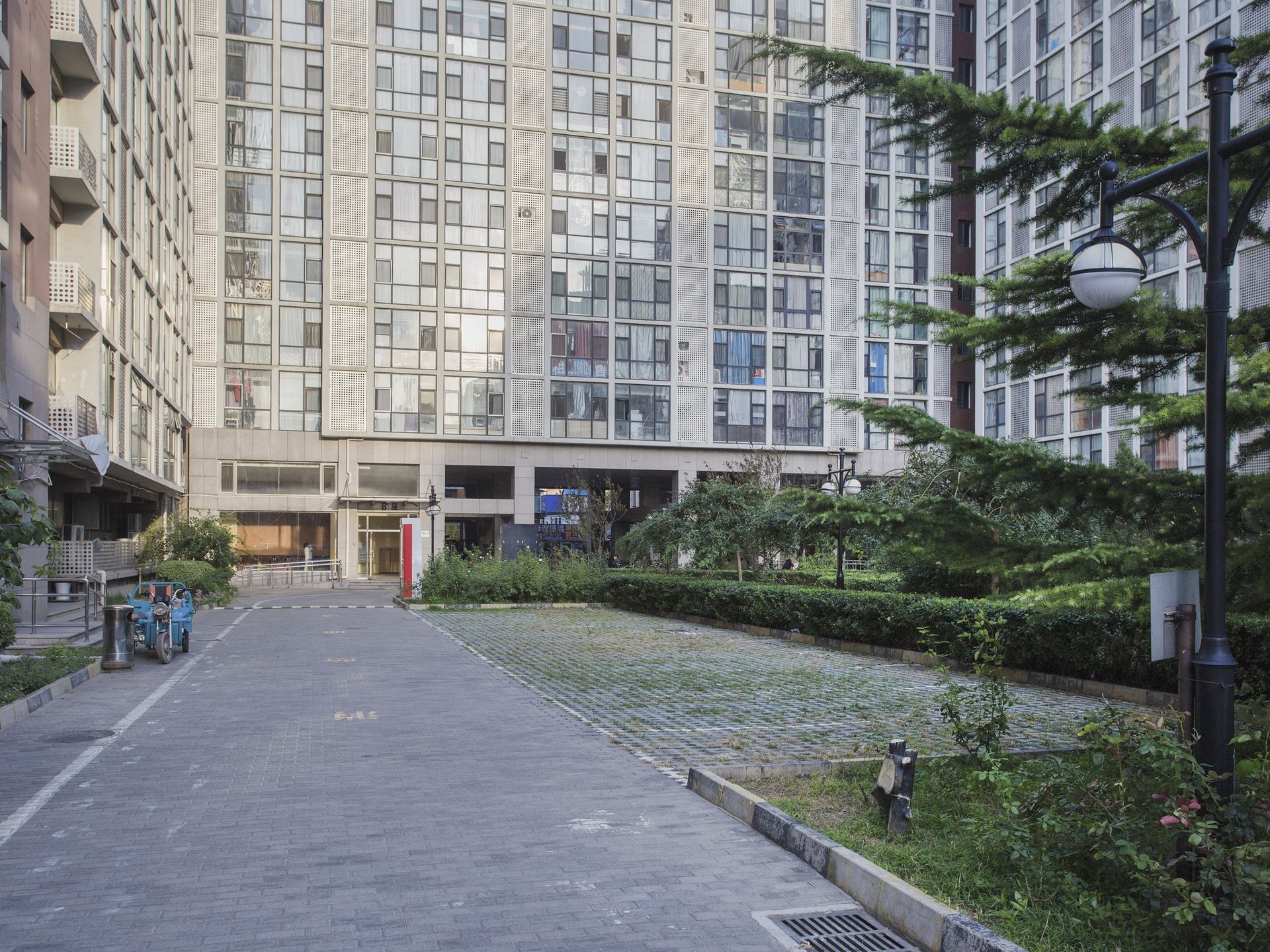 五月华庭 environment