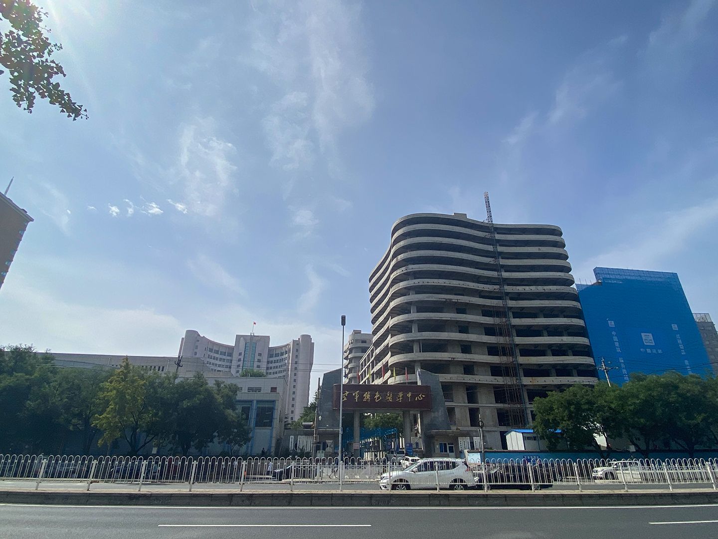 西钓鱼台嘉园 environment