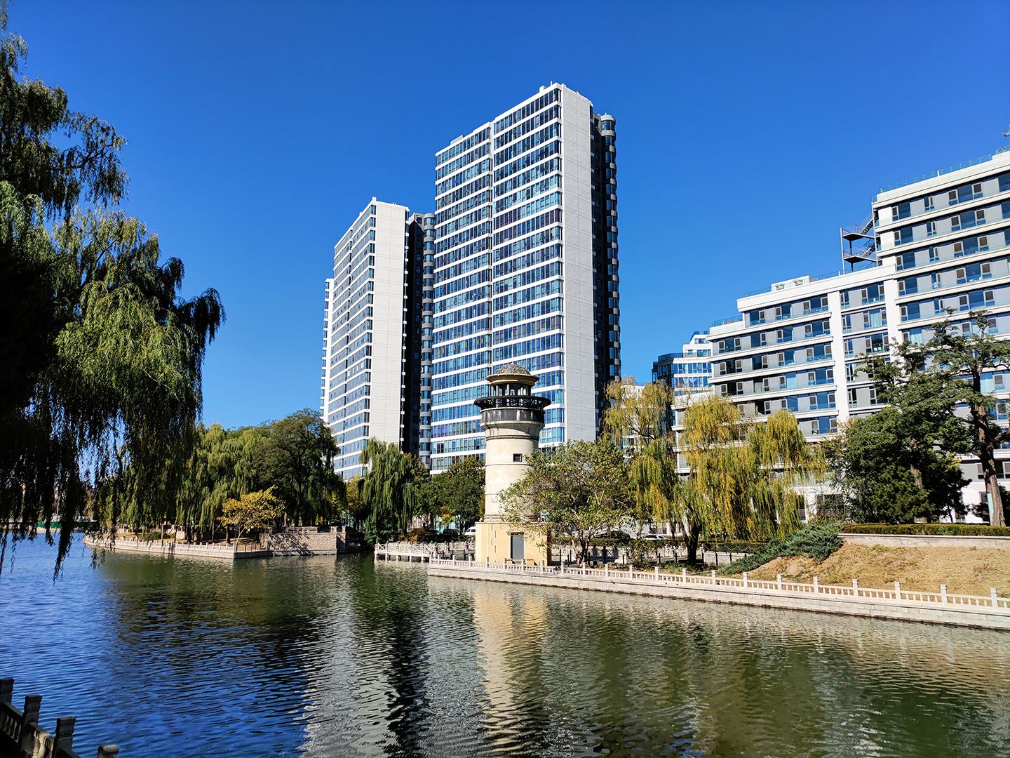 西钓鱼台嘉园 environment