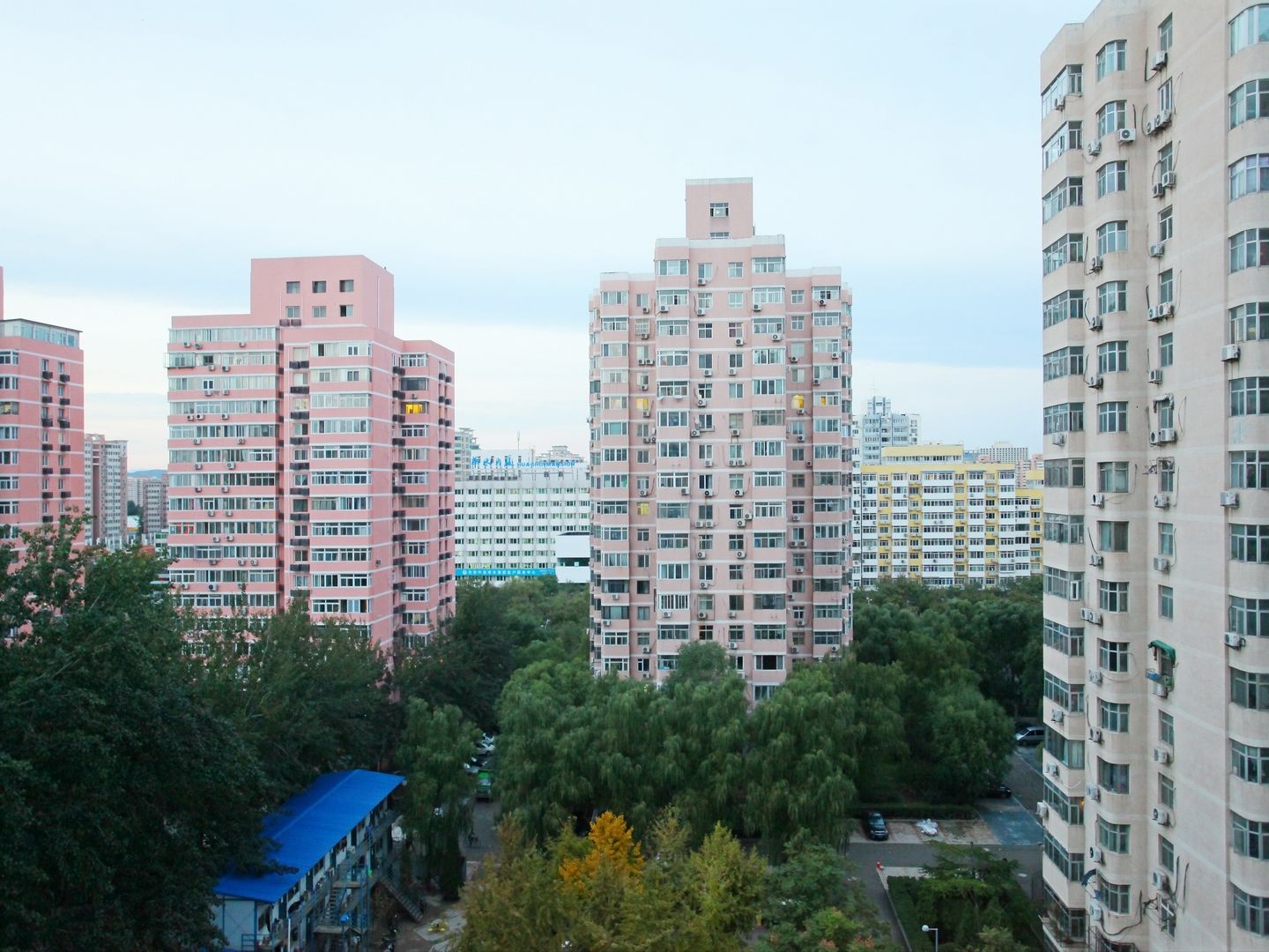 西三环北路105号院 environment