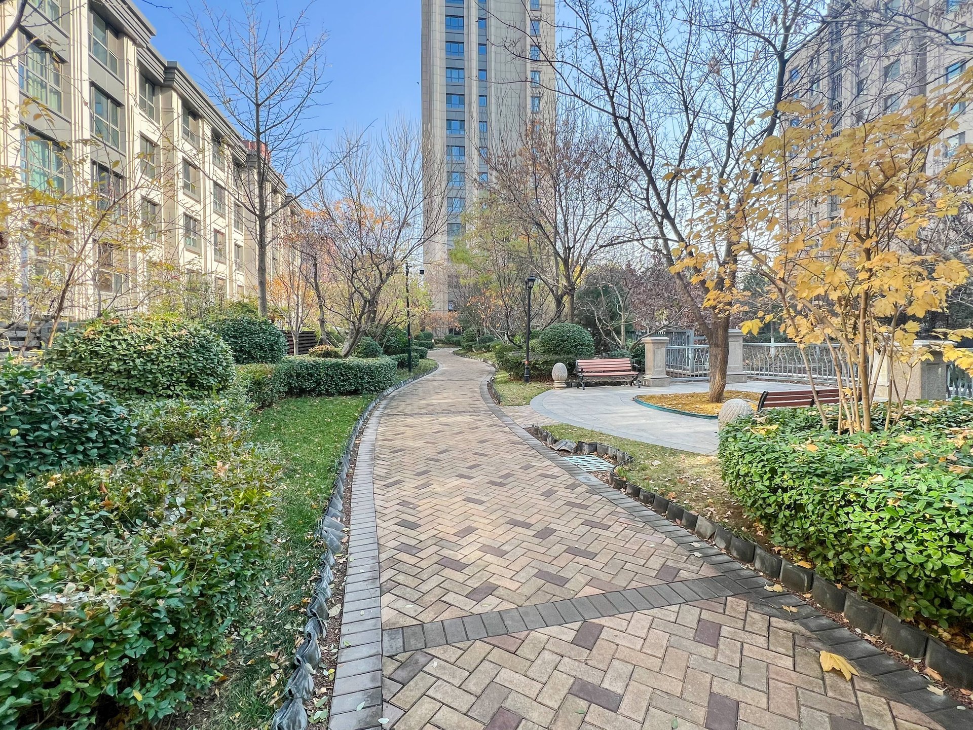 亚奥万和四季 environment