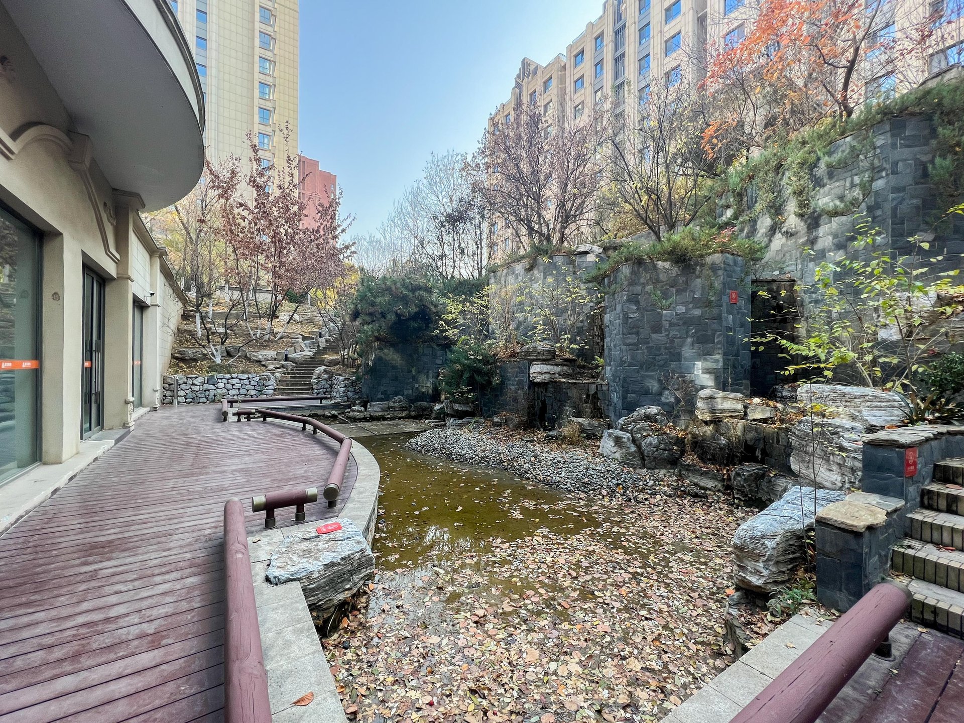 亚奥万和四季 environment