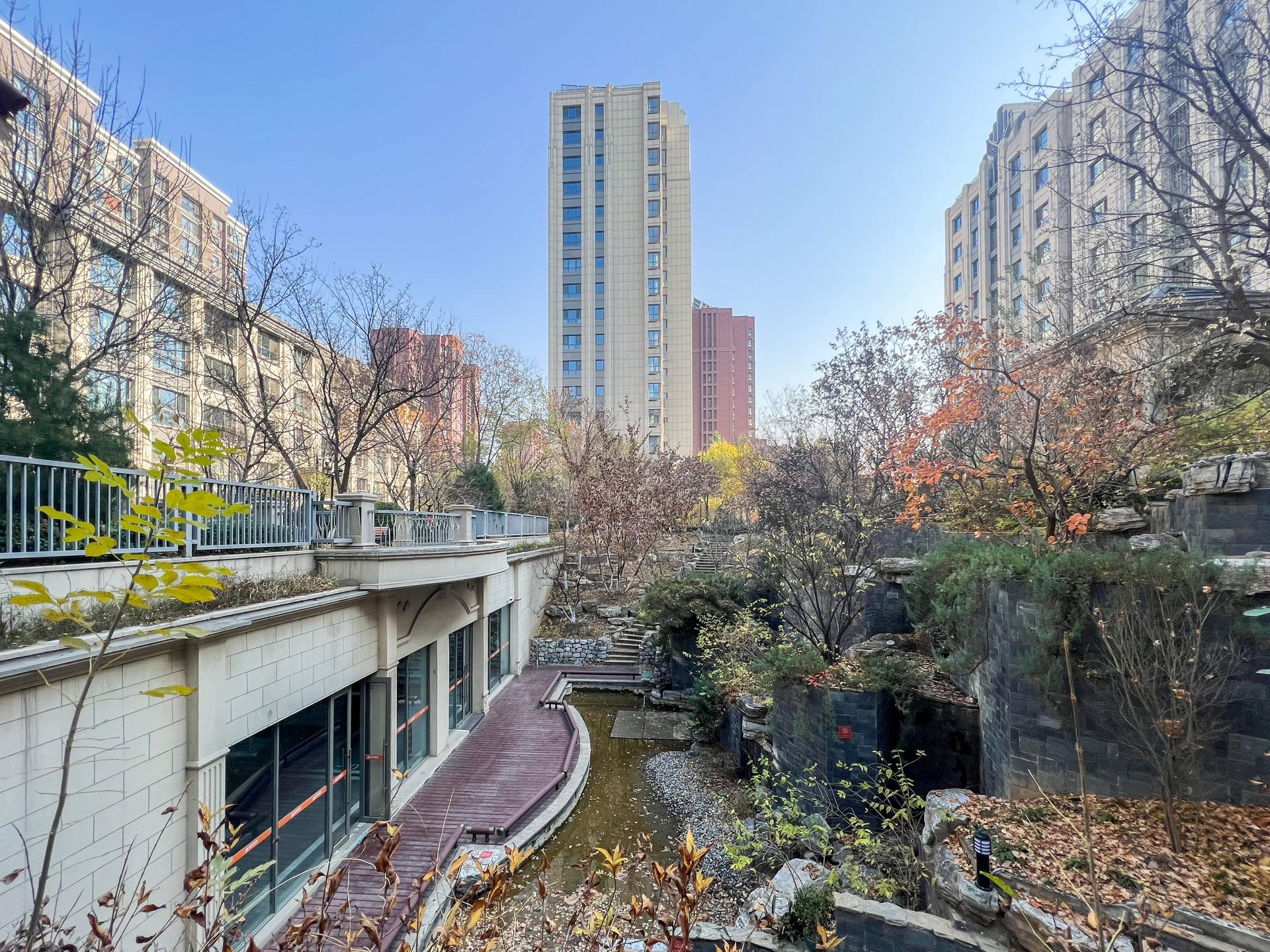 亚奥万和四季 environment