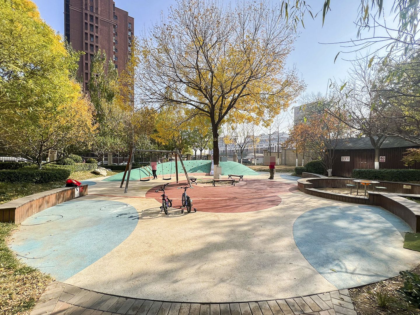 亚奥万和四季 environment