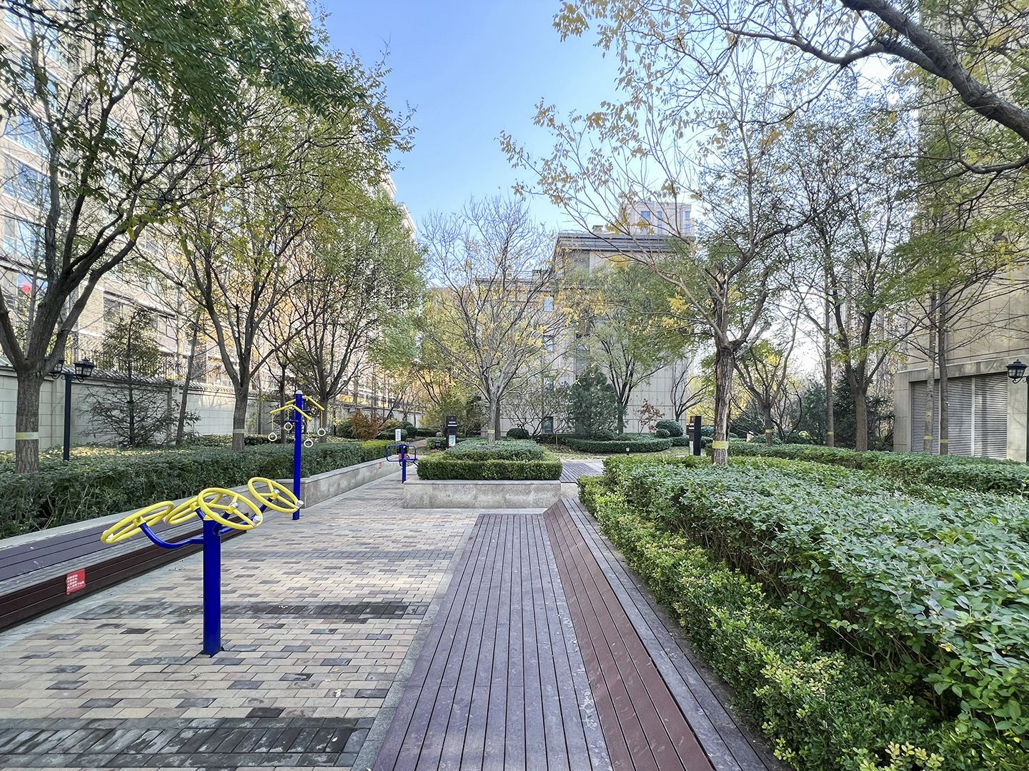 亚奥万和四季 environment