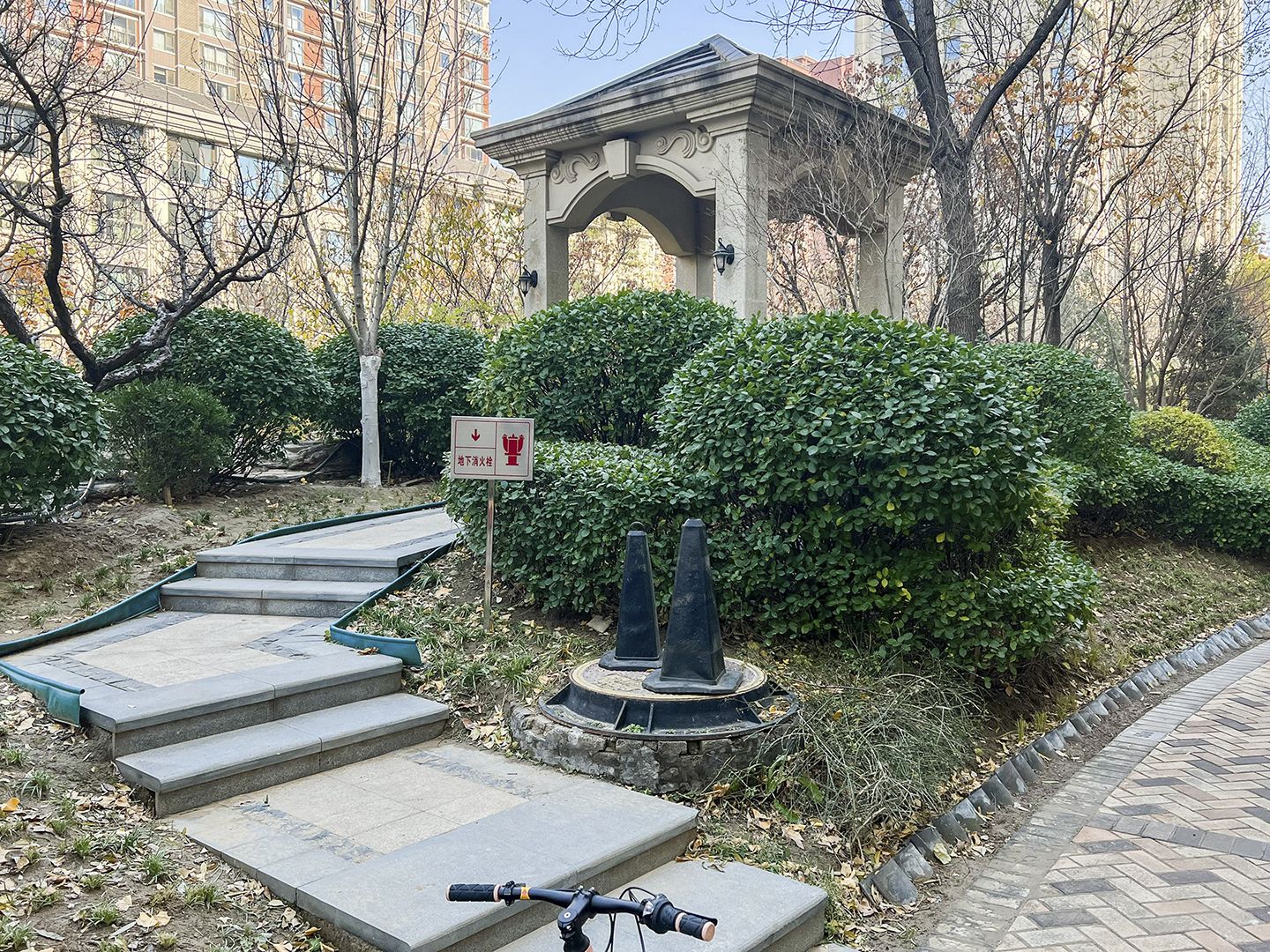 亚奥万和四季 environment