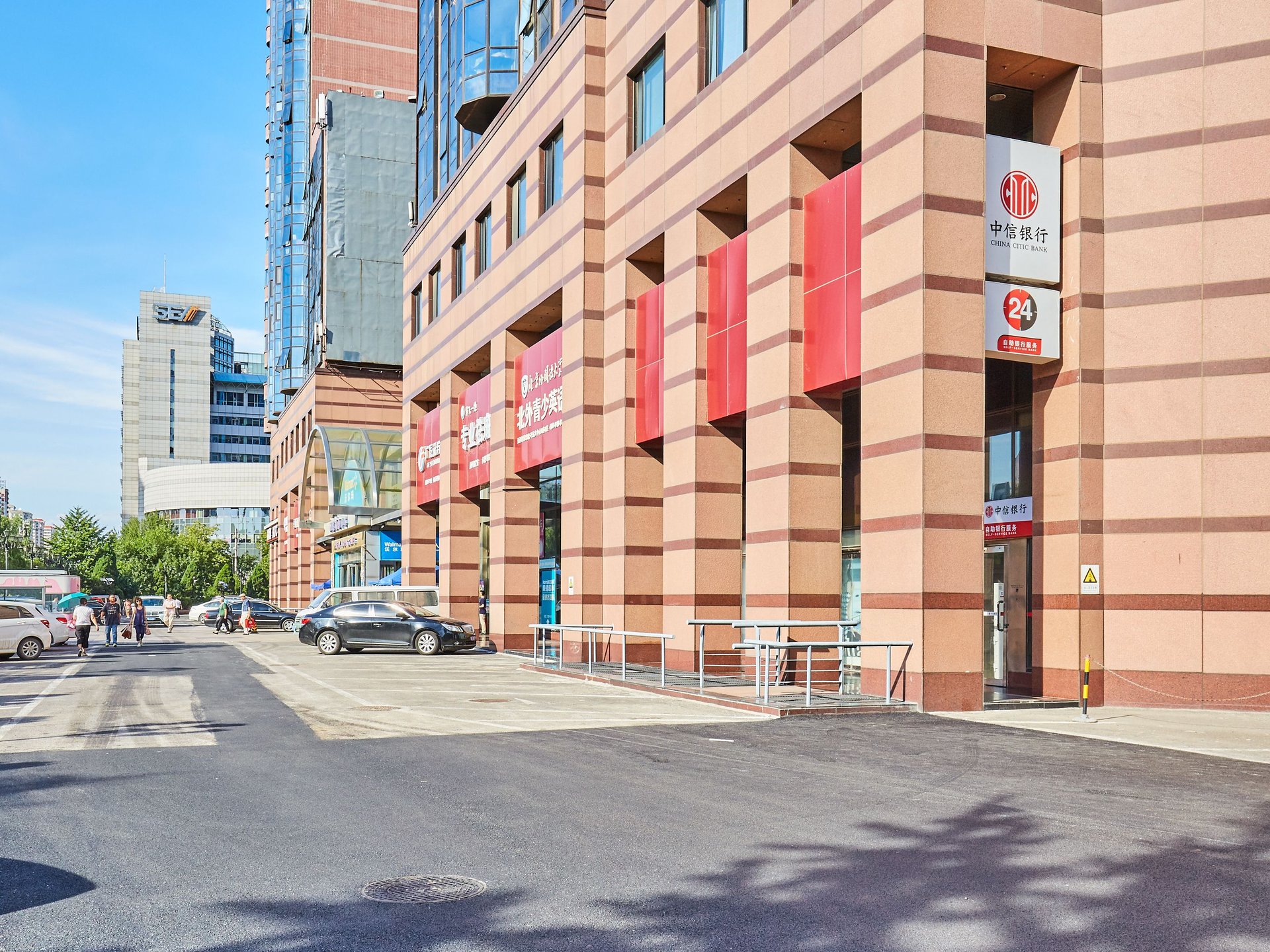 阳光广场 environment