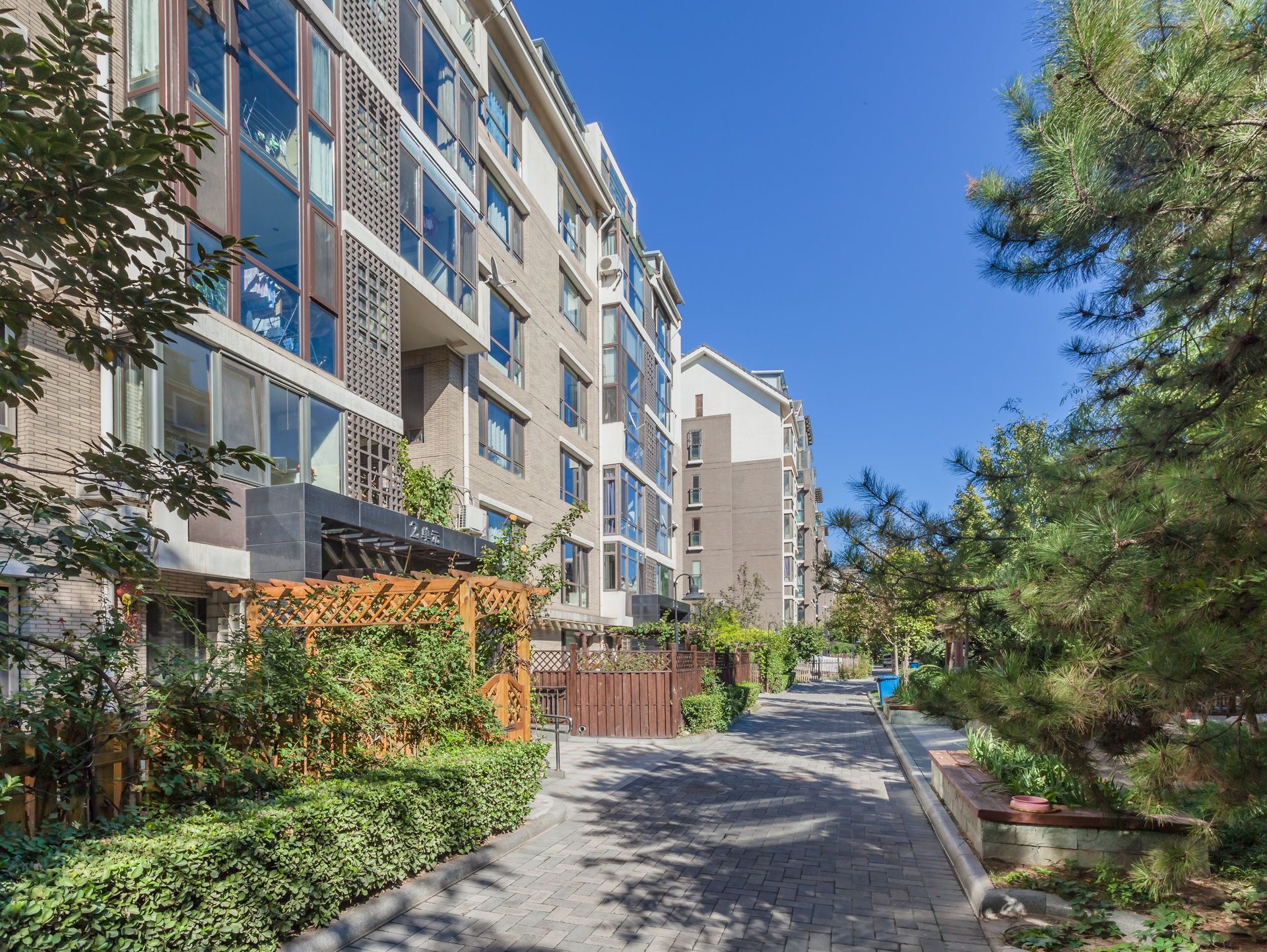 亚运新新家园林澜园 environment