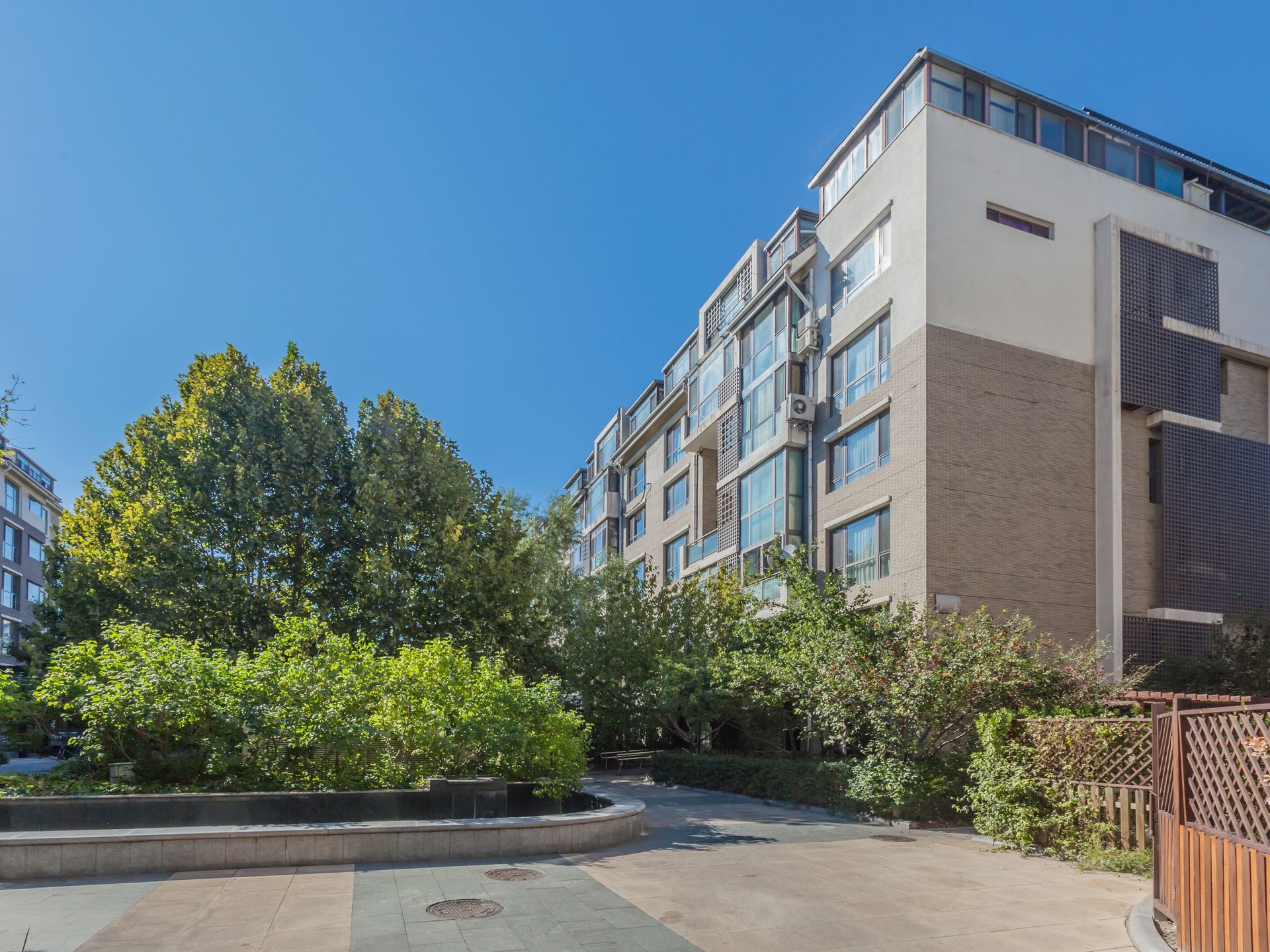 亚运新新家园林澜园 environment