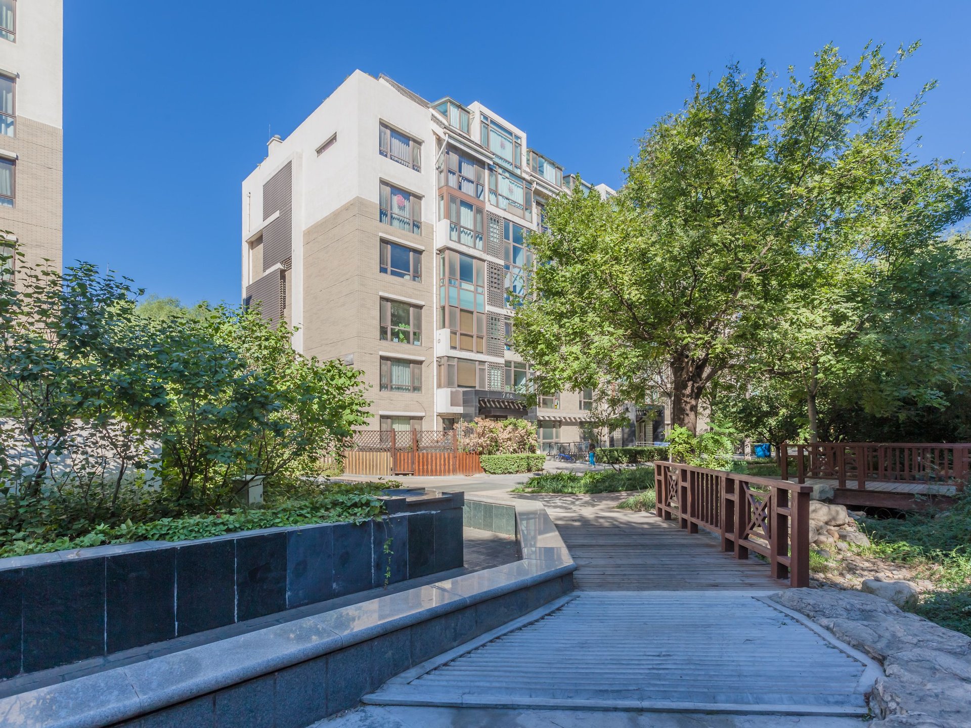 亚运新新家园林澜园 environment