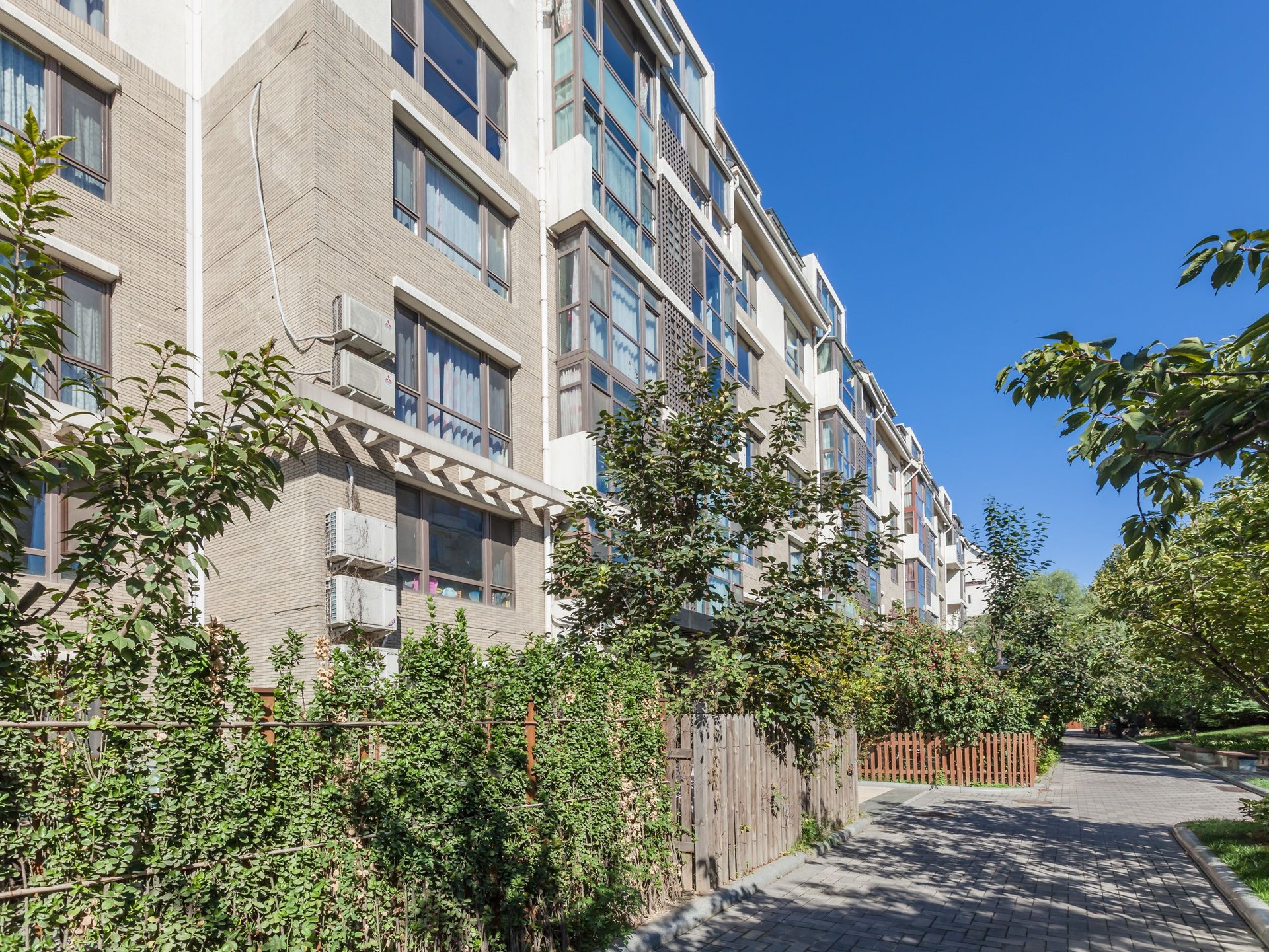 亚运新新家园林澜园 environment