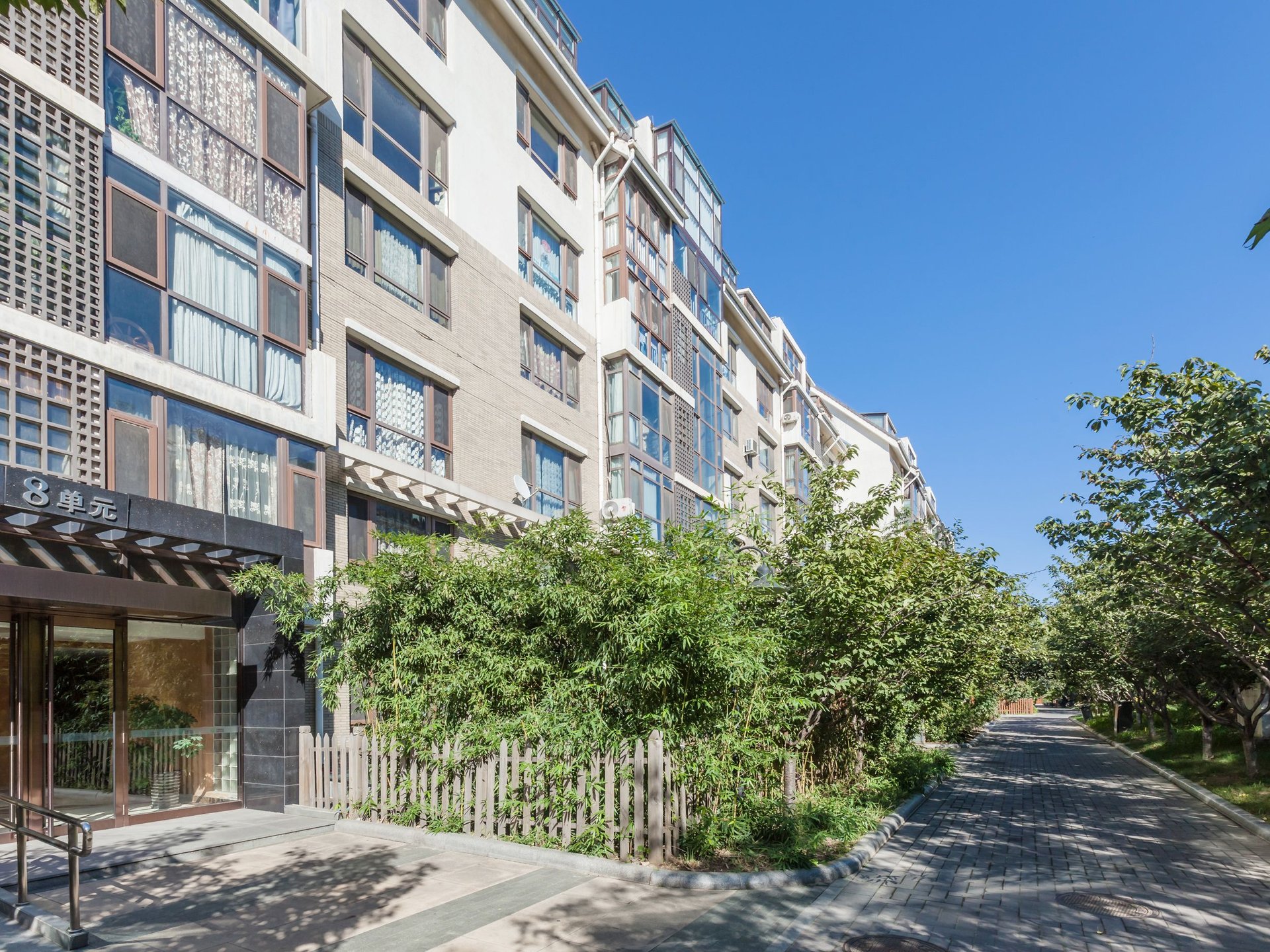 亚运新新家园林澜园 environment