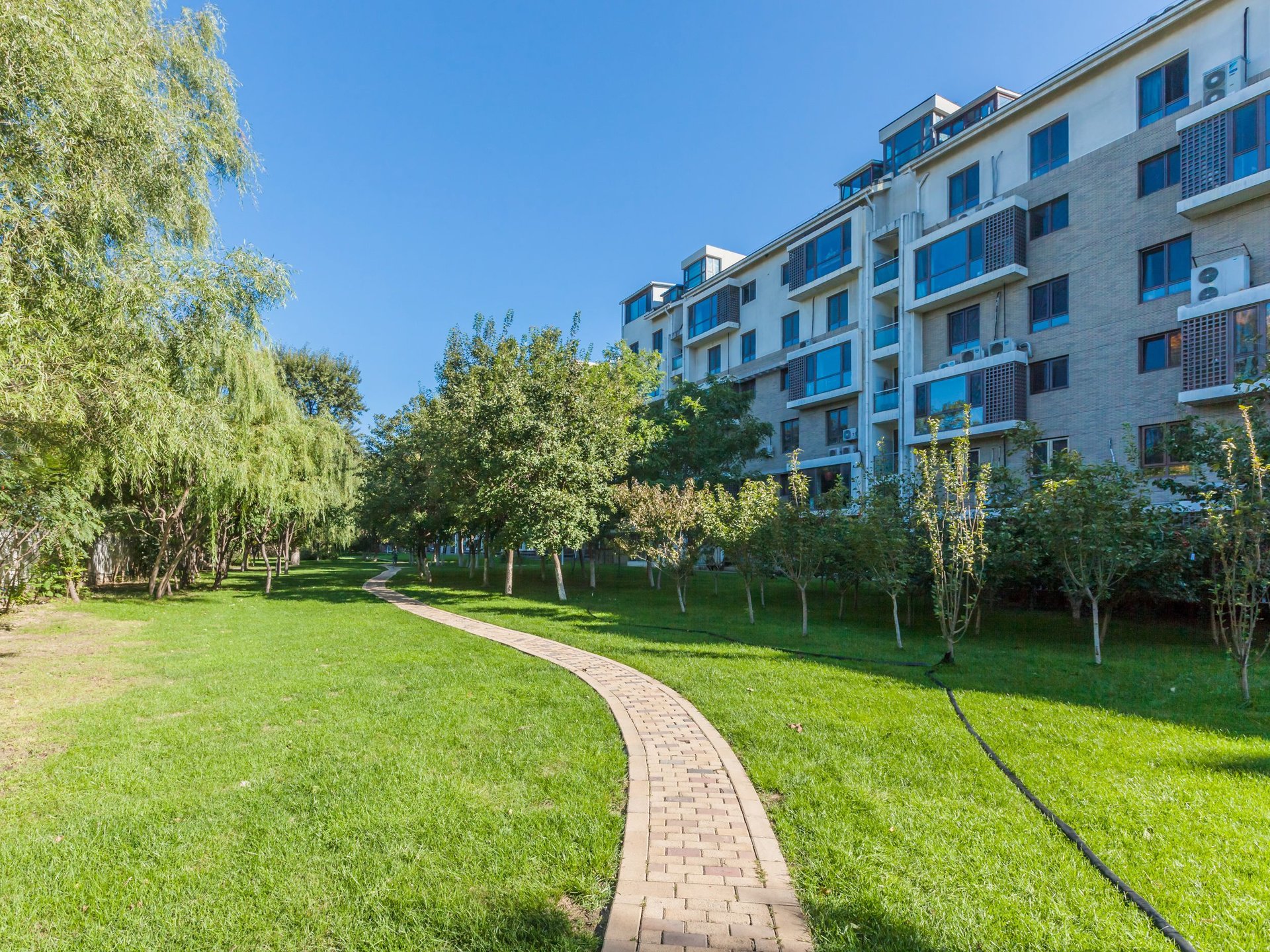 亚运新新家园林澜园 environment