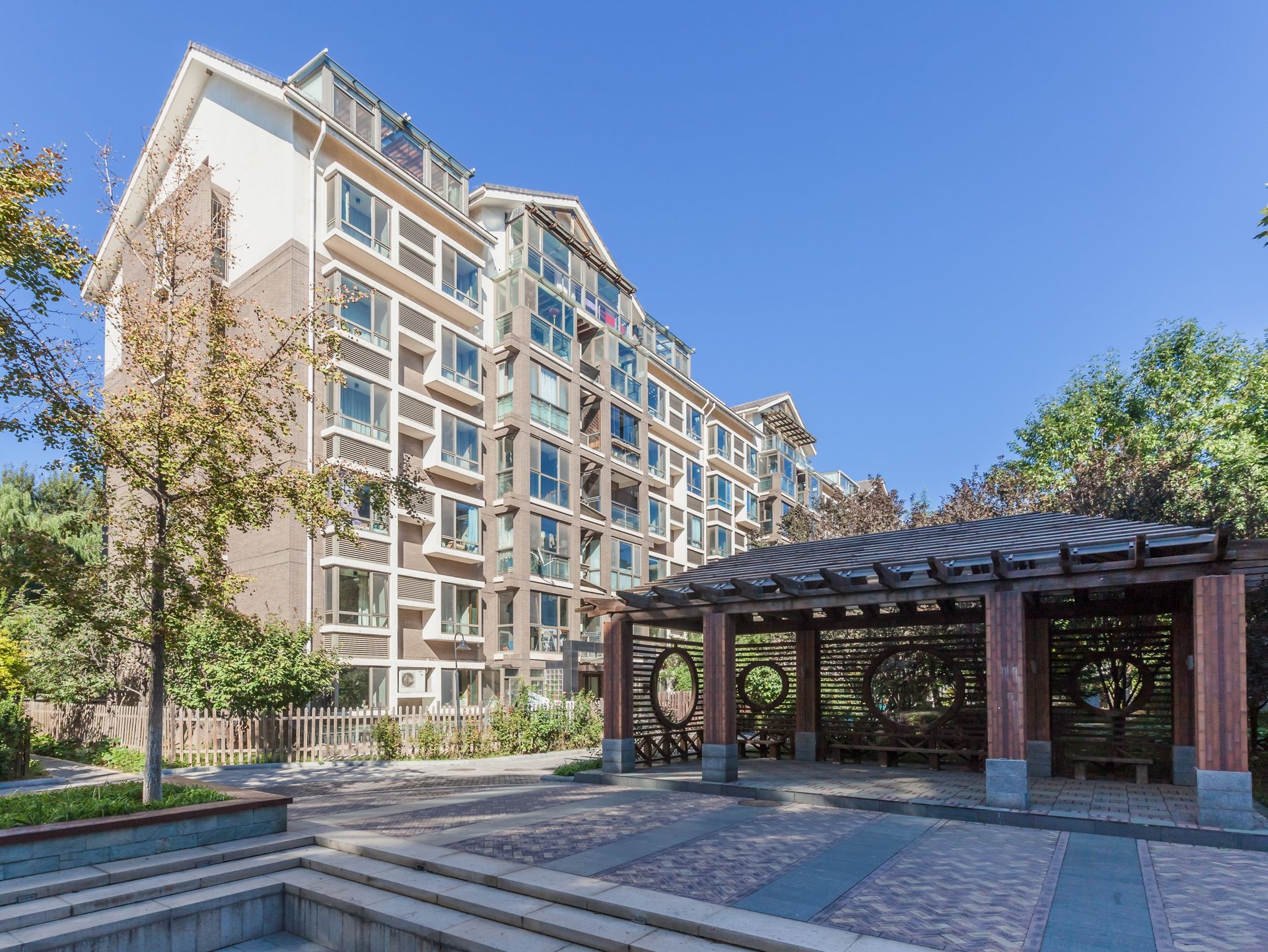 亚运新新家园林澜园 environment