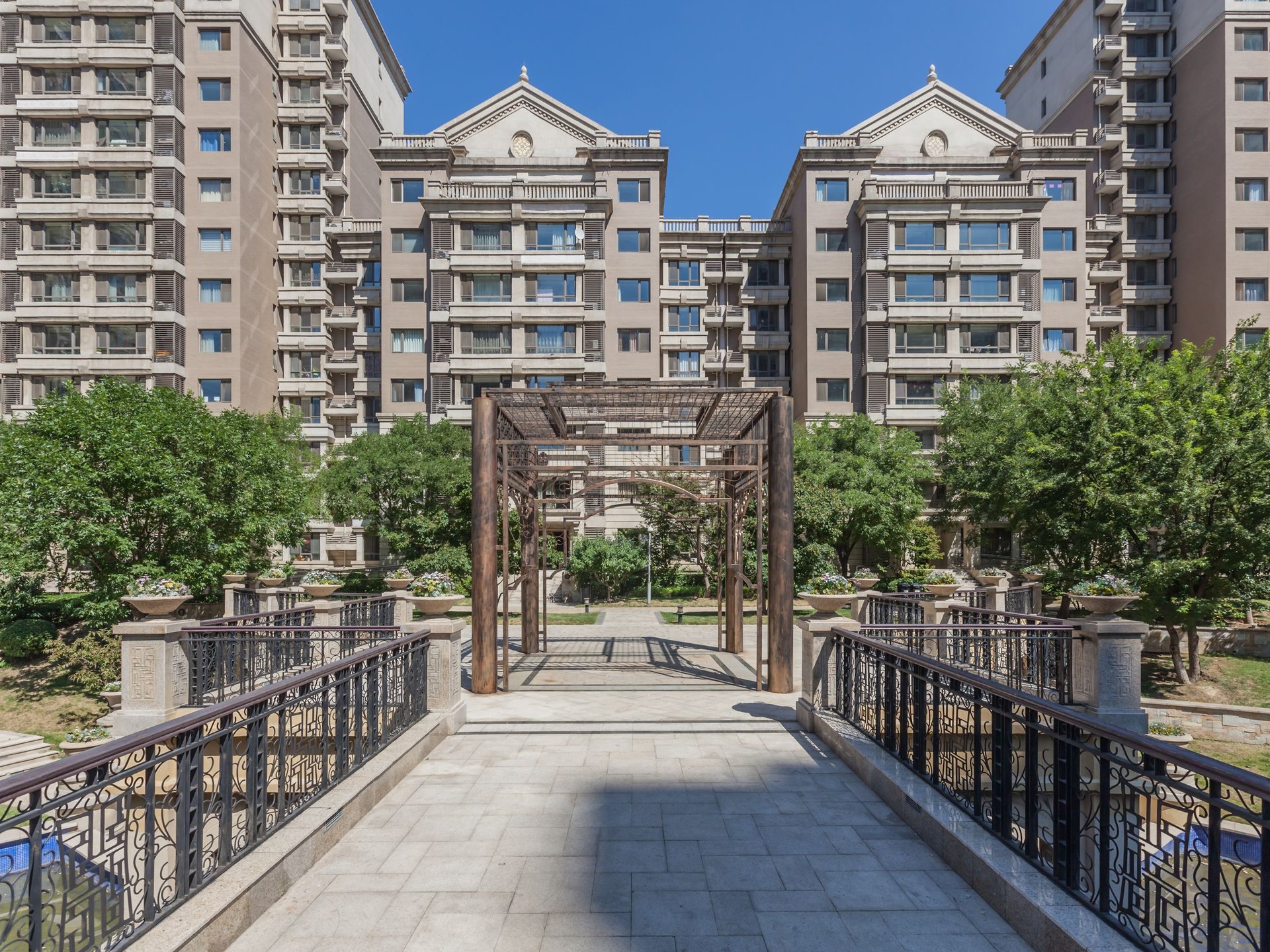 远洋万和城A区 environment