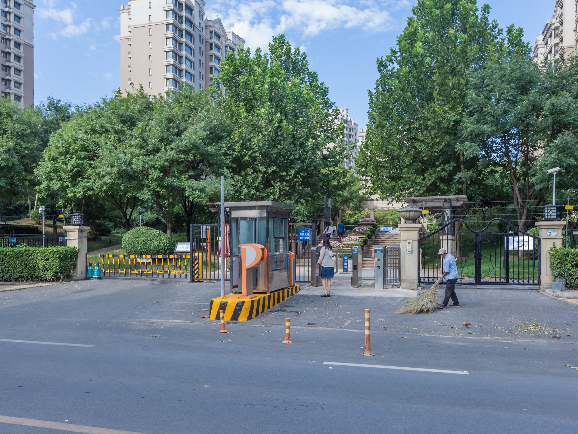 远洋万和城B区 environment