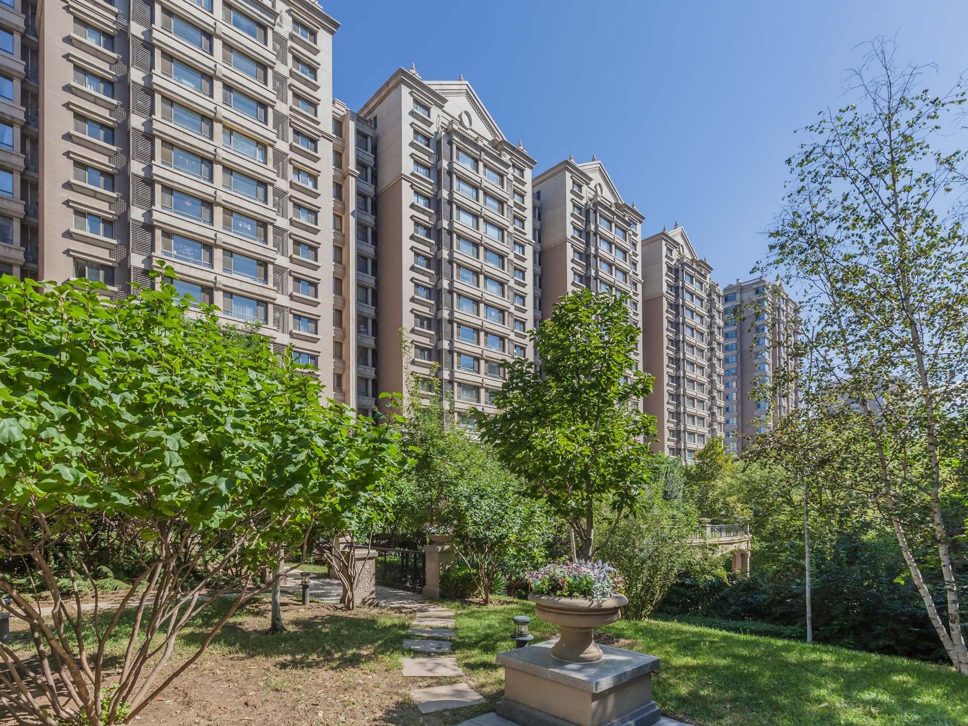 远洋万和城B区 environment