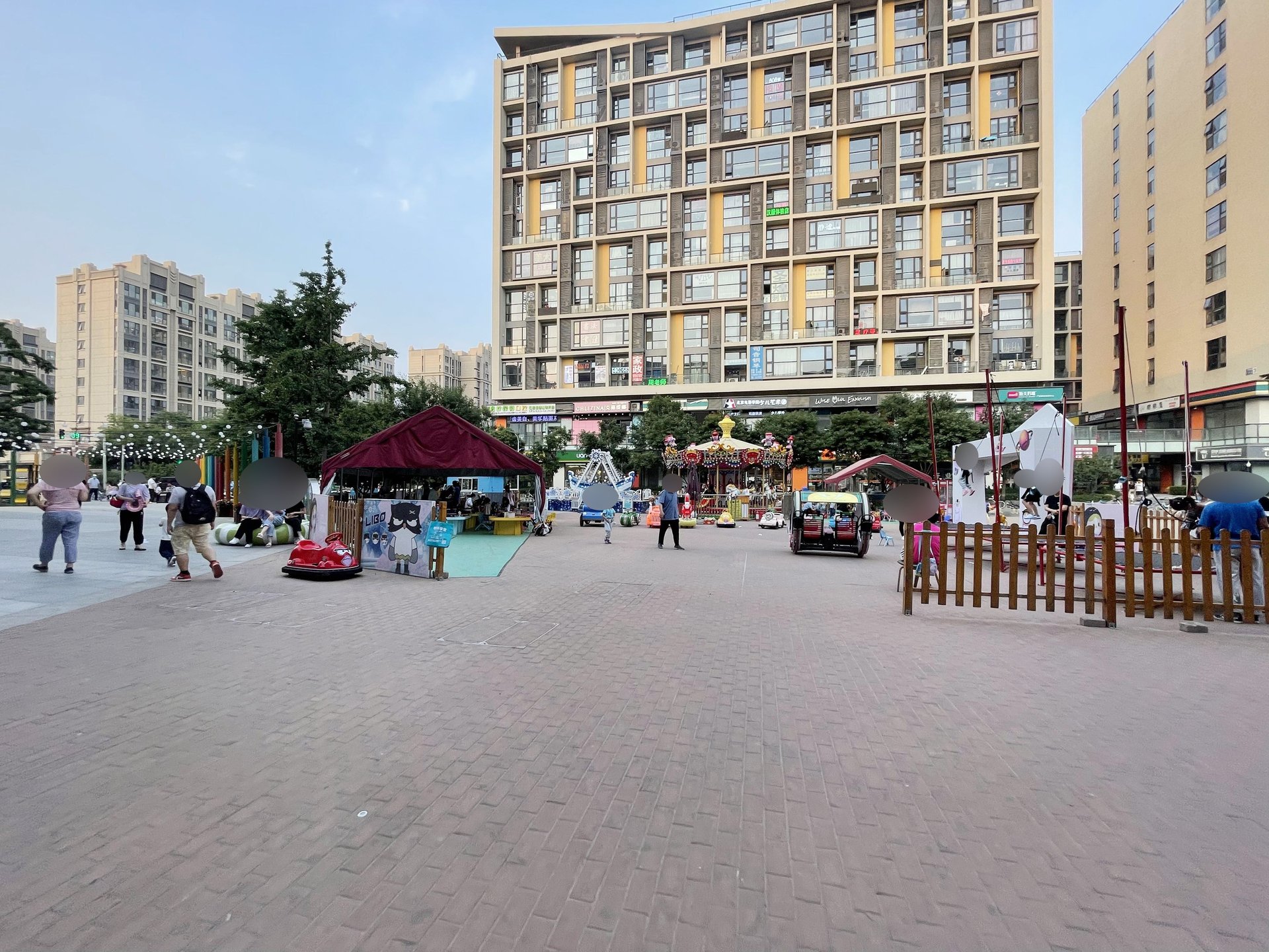 长阳半岛怡和路6号院 environment