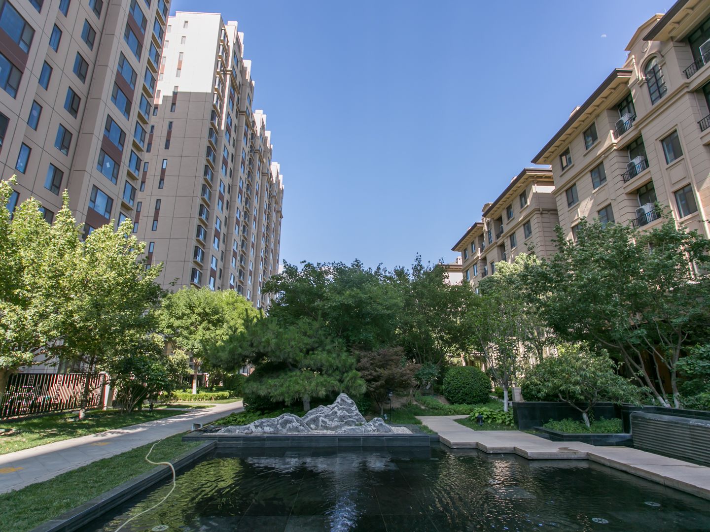 中国铁建花语金郡 environment