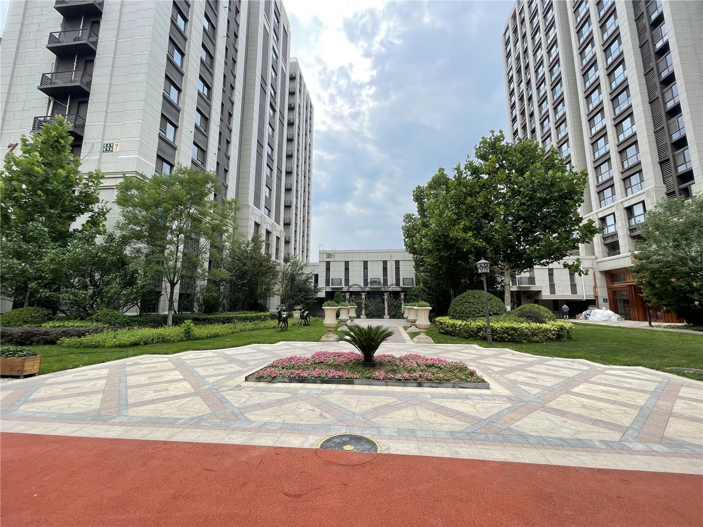 中海金玺公馆 environment