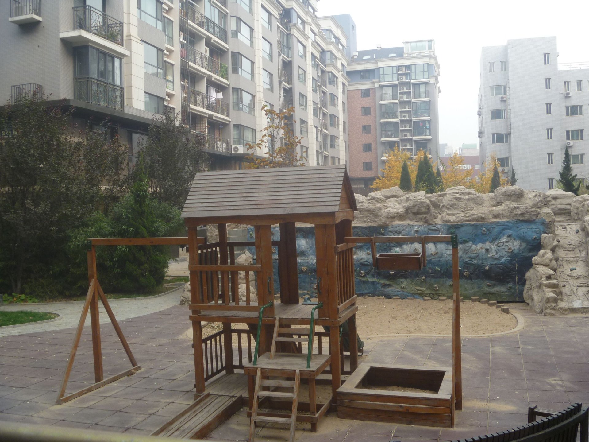 中海凯旋 environment