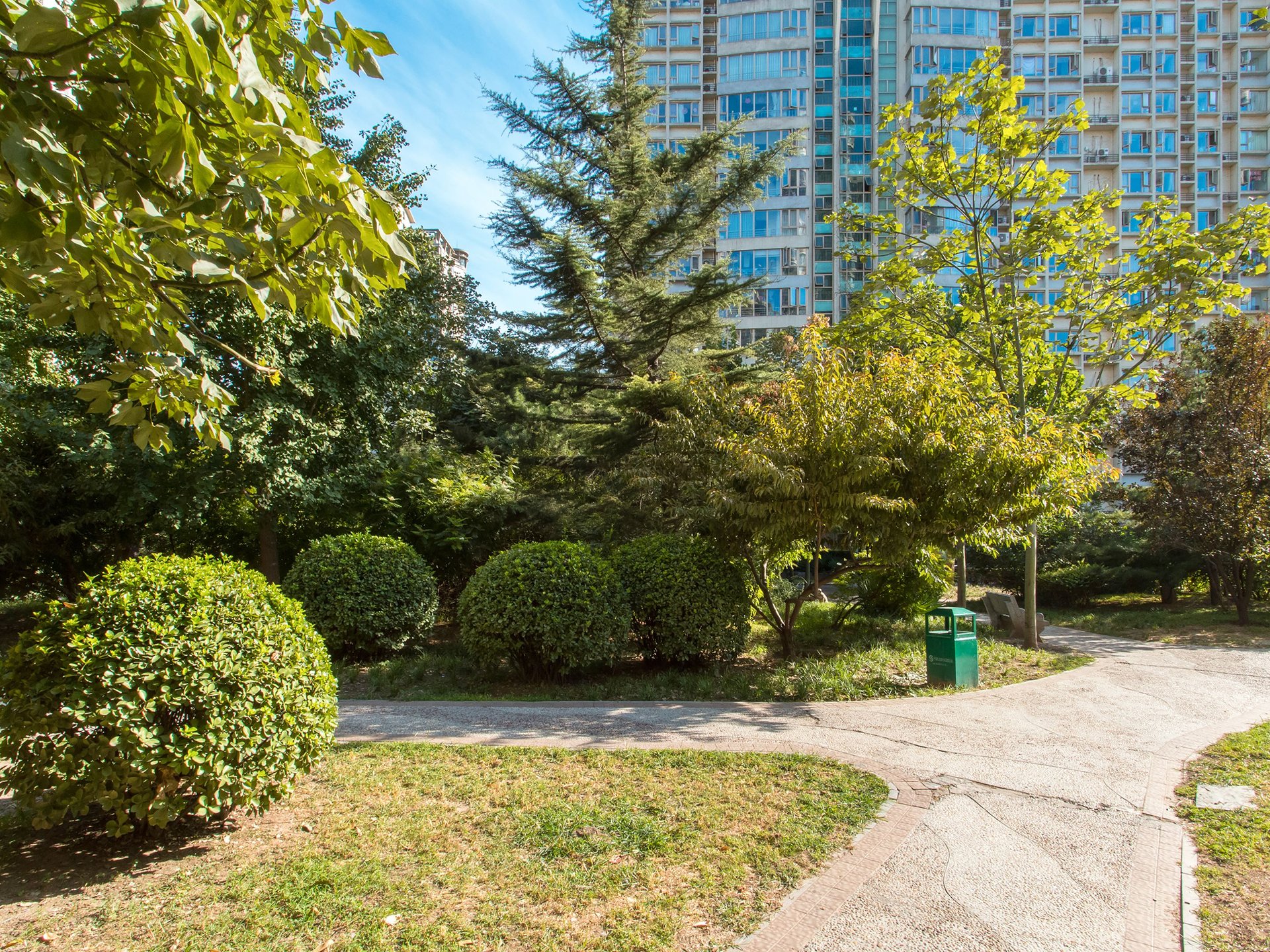 珠江骏景中区 environment