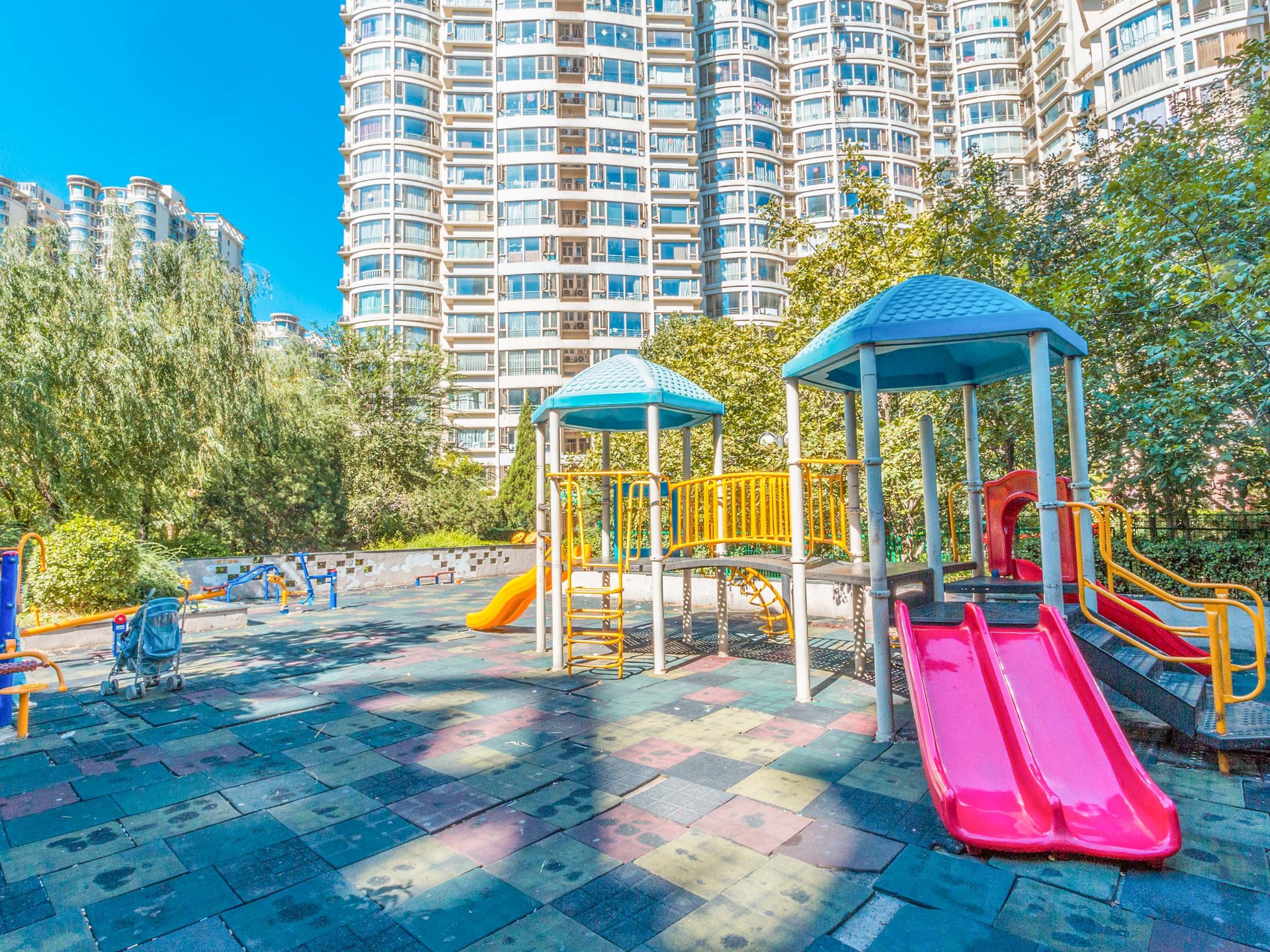 珠江骏景中区 environment