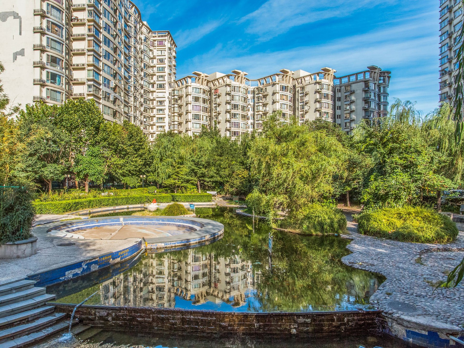 珠江骏景中区 environment