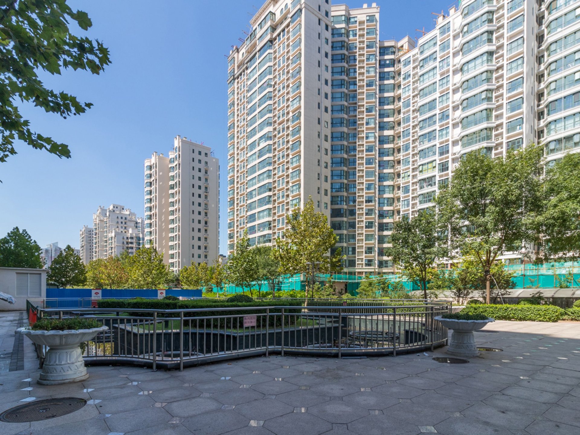 珠江罗马嘉园东区 environment