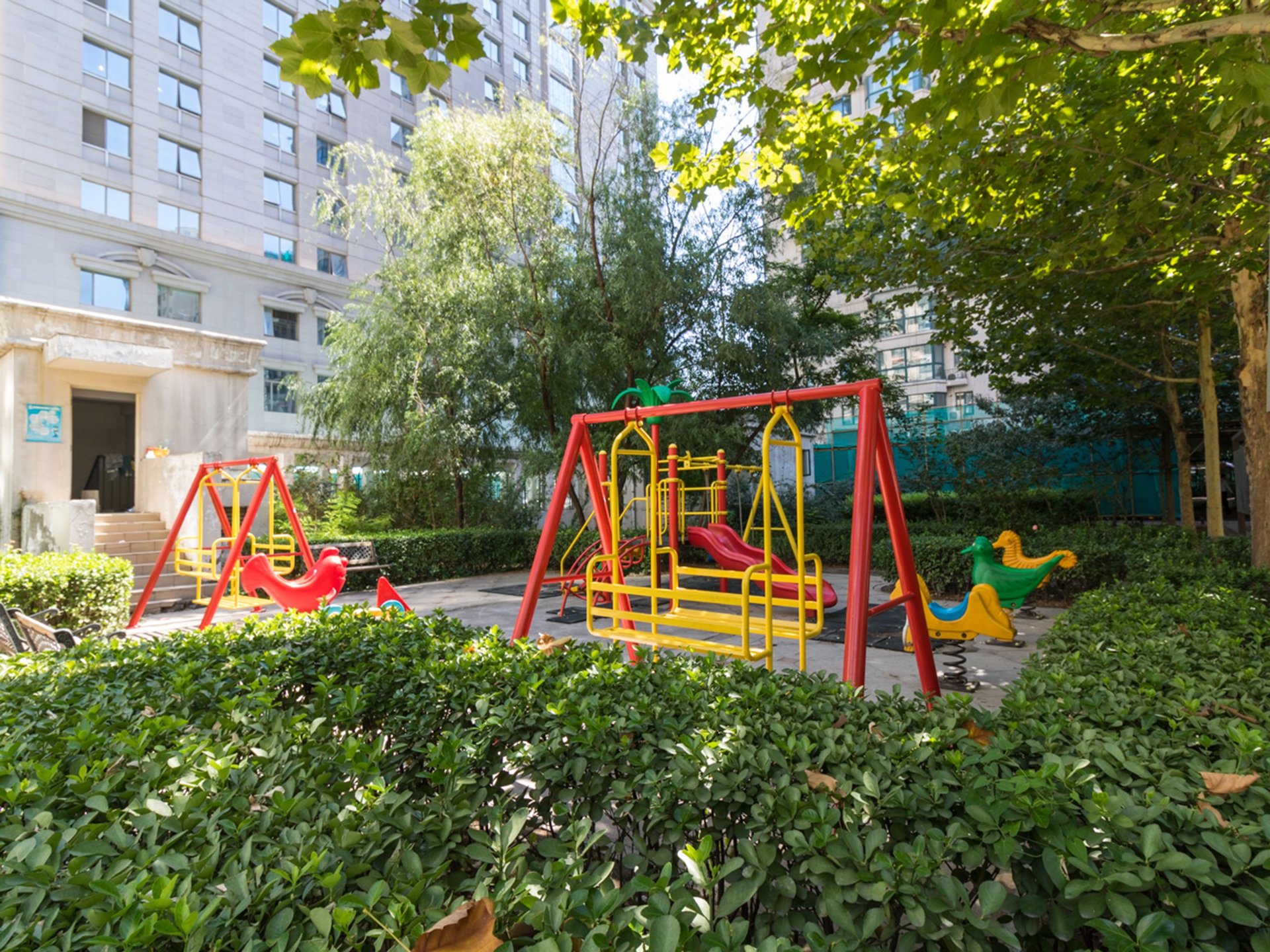 珠江罗马嘉园东区 environment