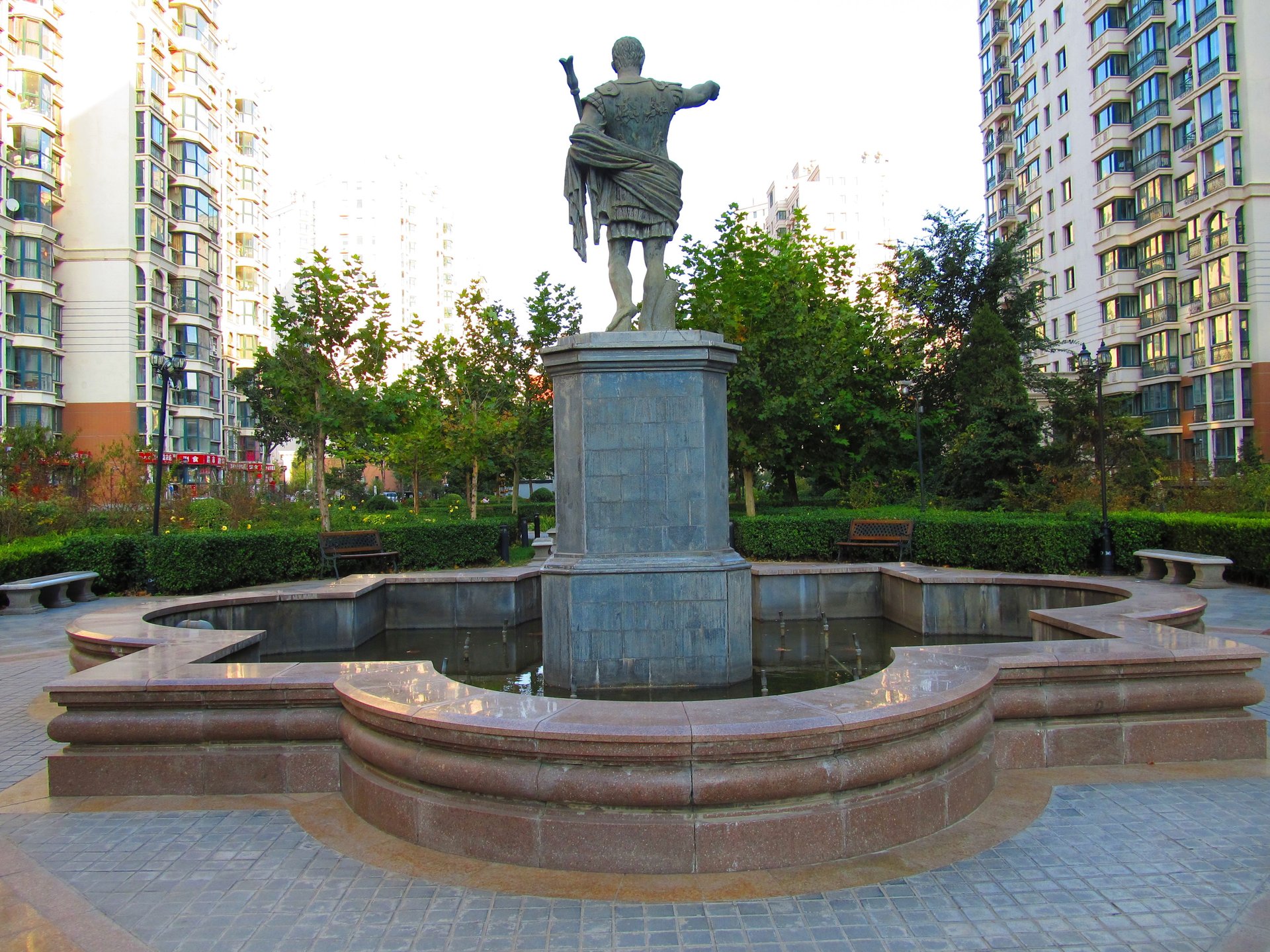 珠江罗马嘉园东区 environment