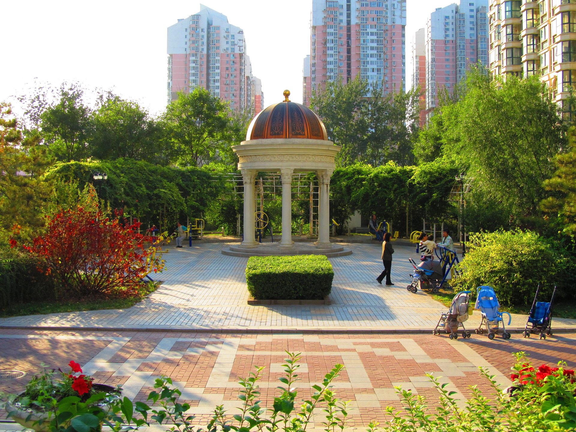 珠江罗马嘉园东区 environment