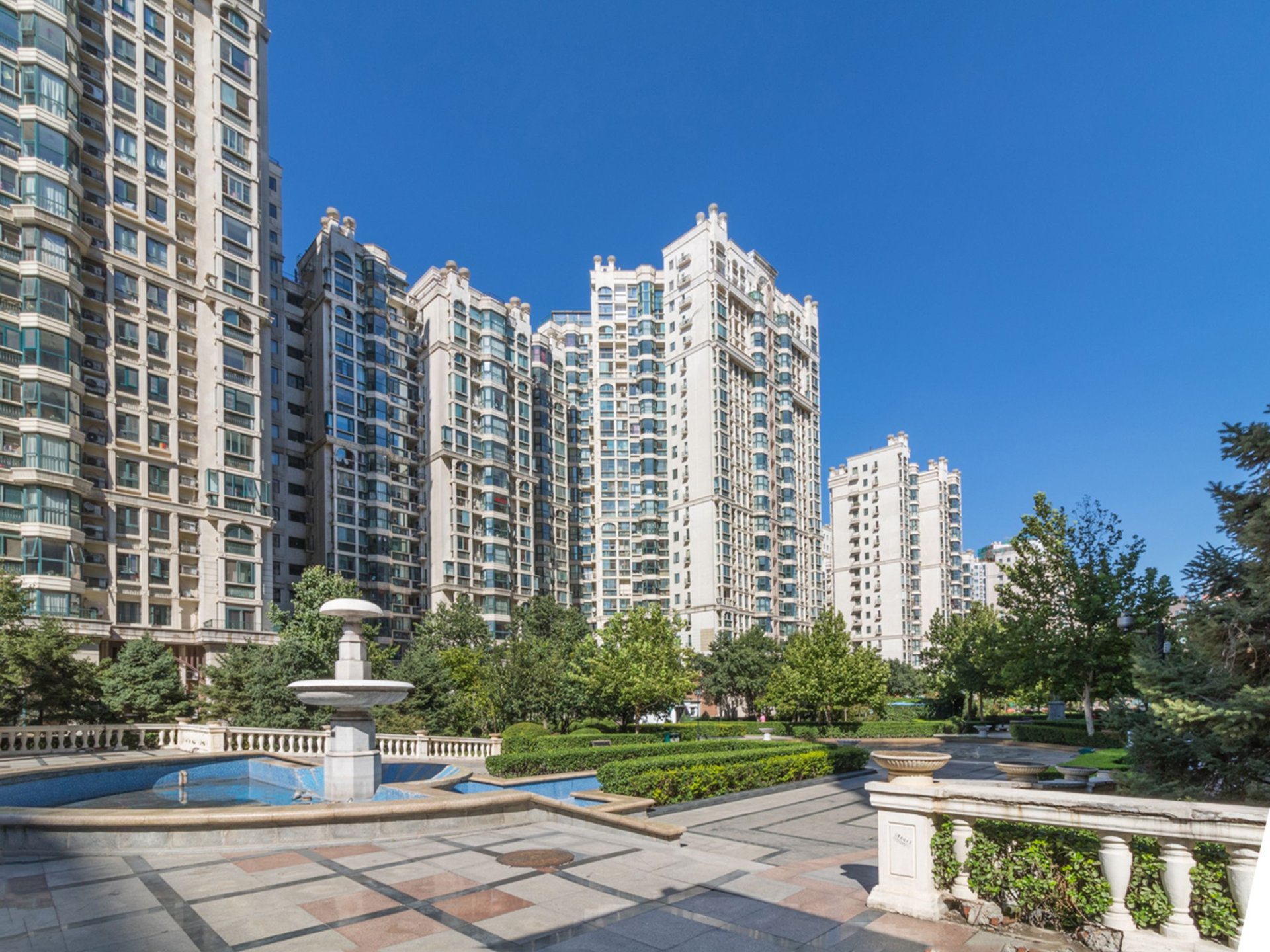 珠江罗马嘉园西区 environment