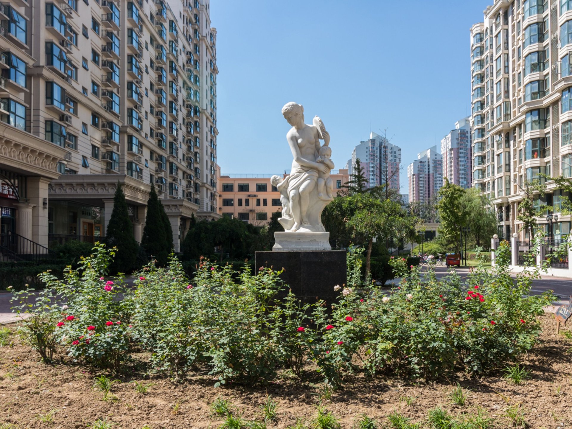 珠江罗马嘉园西区 environment