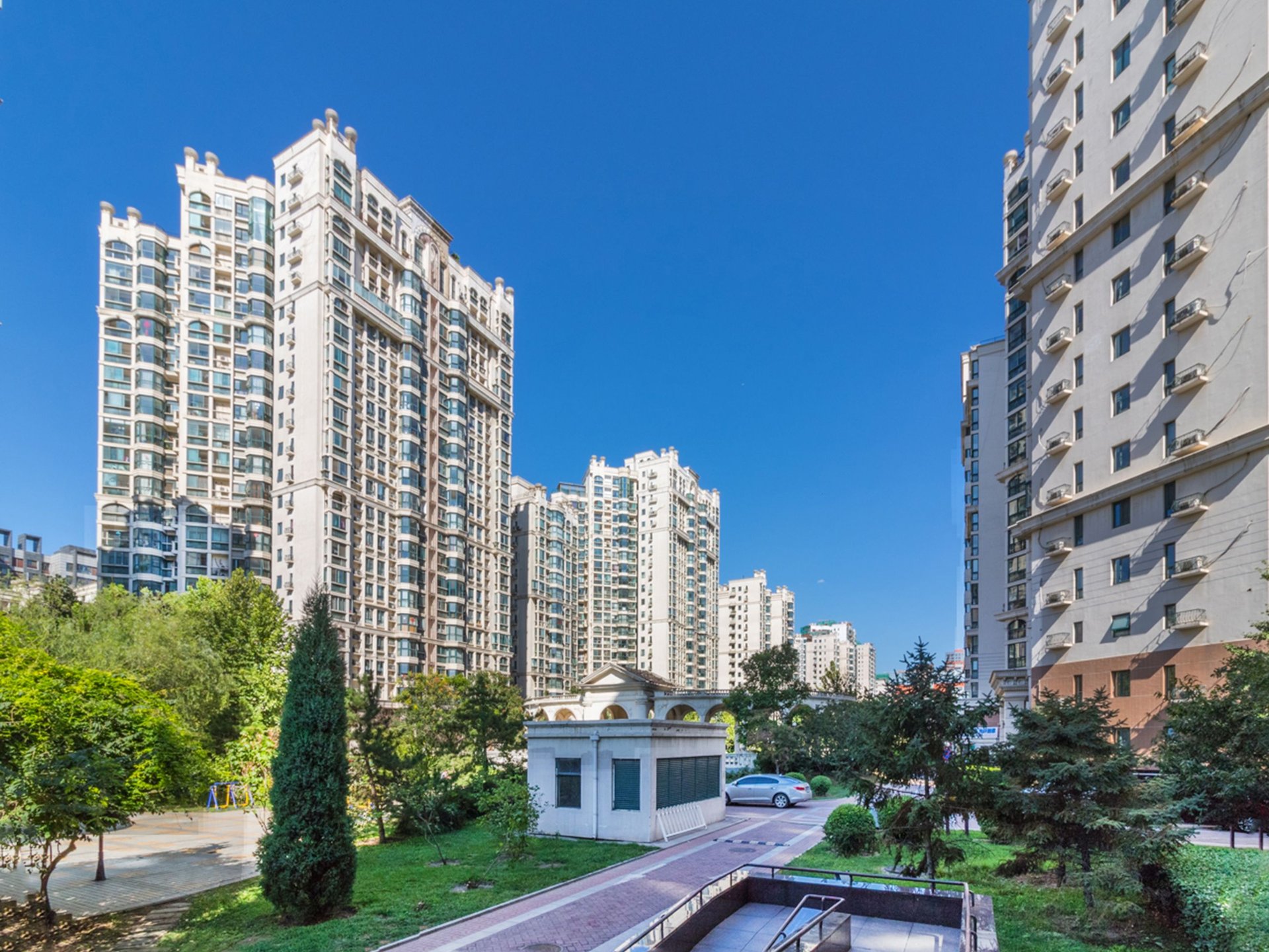 珠江罗马嘉园西区 environment