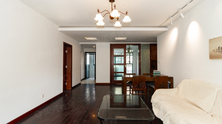 Silk House Floral Whisper