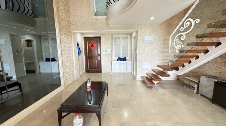 Rent Apartment in Sanya: Peninsula Hillside · Central Seaview Avenue