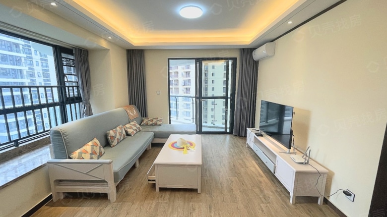 Rent Apartment in Sanya: Sanya Yishan Lake