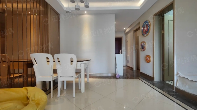 Apartment for rent in Wuhan - Oceanwide International Guihai Garden - Photo 2