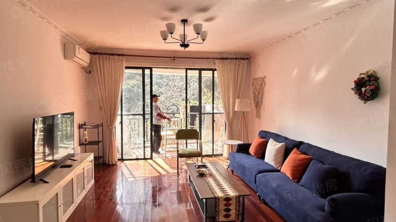 Apartment for rent in Shanghai - Jinhui Huaguang City - Photo 2