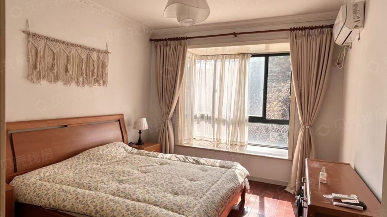 Apartment for rent in Shanghai - Jinhui Huaguang City - Photo 1