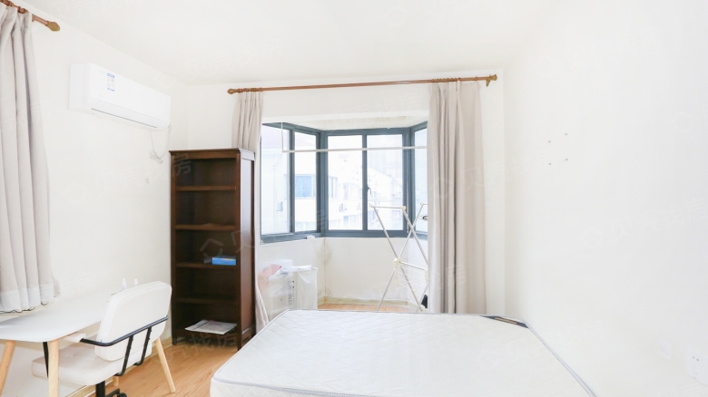 Apartment for rent in Shanghai - White Jade Building - Photo 1