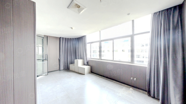 Apartment for rent in Kunming - Kunming Century Plaza - Photo 4