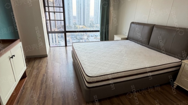 Orient World Trade Plaza