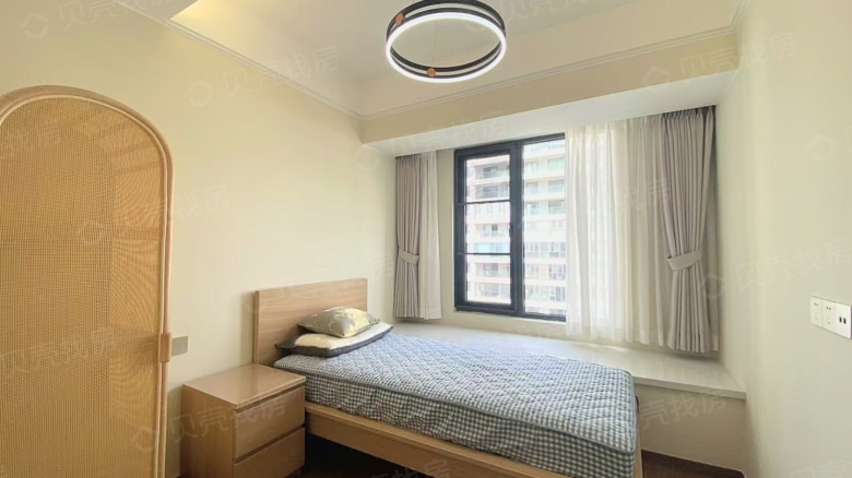 Rent Apartment in Sanya: Golden Crown Yasha Village