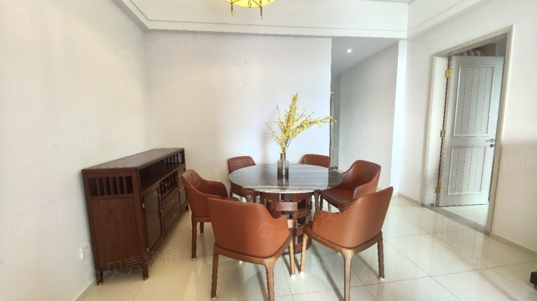 Rent Apartment in Sanya: Blue Sea Huating