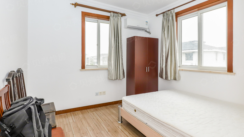 Apartment for rent in Shanghai - 2401 Lane, Changzhong Road - Photo 2