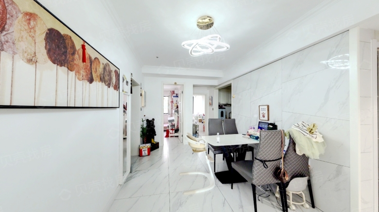 Poly Champagne International